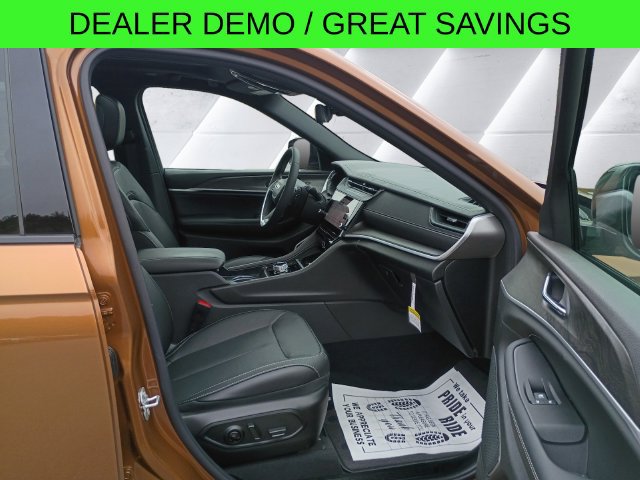 New 2026 Jeep Grand Cherokee Limited AWD/4WD image 16