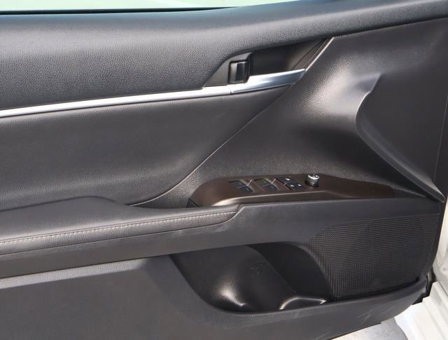 Used 2023 Toyota Camry XSE FWD image 15