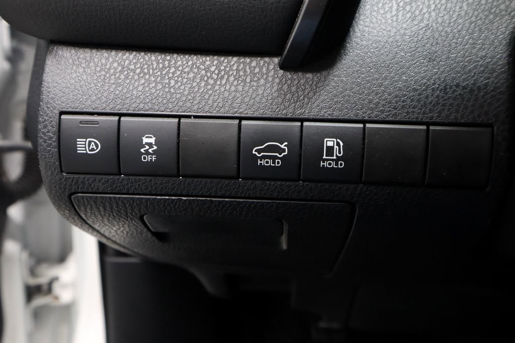 Used 2022 Toyota Camry SE w/ Audio Upgrade Package image 28