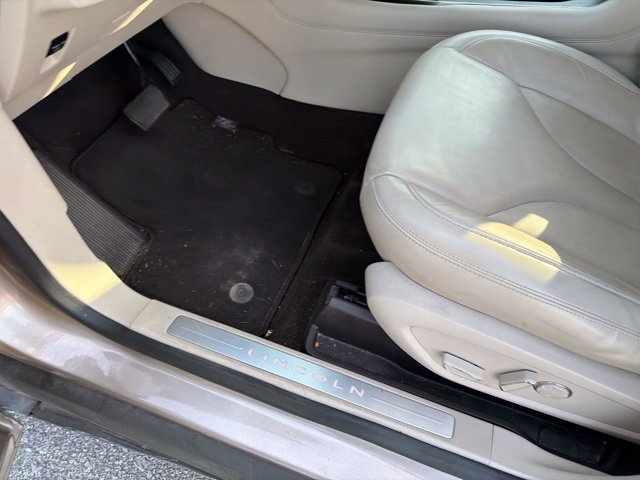 Used 2019 Lincoln MKC Select w/ Select Plus Package FWD image 27
