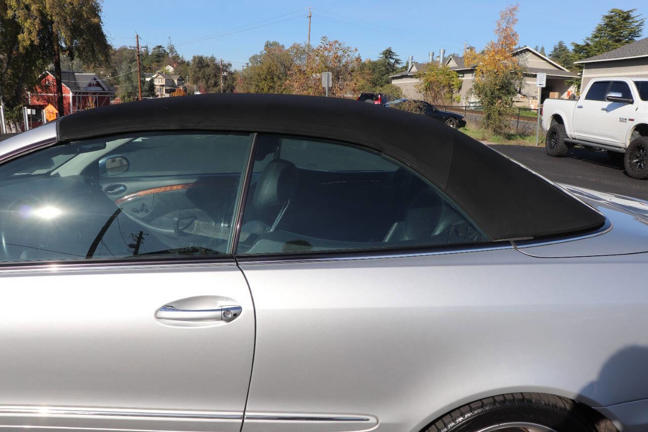 Used 2005 Mercedes-Benz CLK 320 Cabriolet image 23
