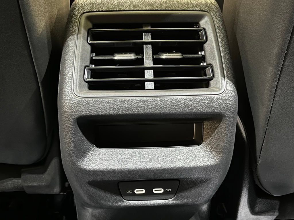 New 2026 Volkswagen Tiguan SE R-Line FWD image 25