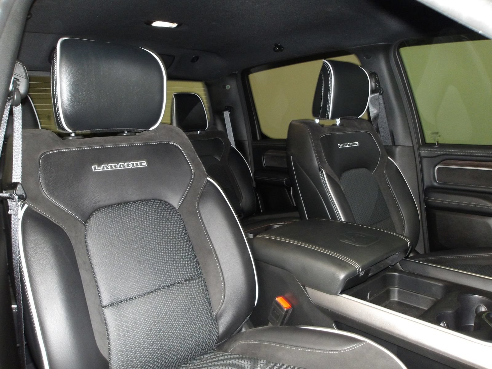 Used 2025 RAM 1500 Laramie AWD/4WD image 17