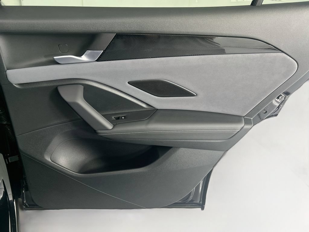 New 2026 Volkswagen Tiguan SE R-Line FWD image 25