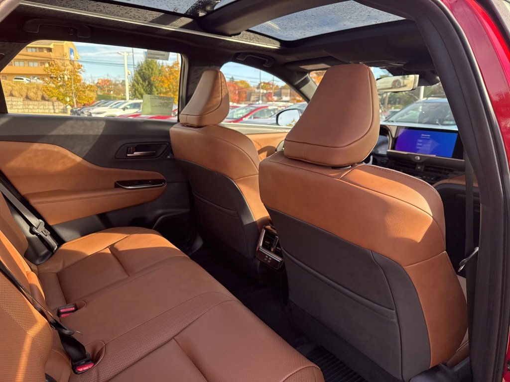 New 2025 Toyota Crown Signia image 8