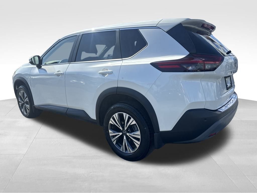 Certified 2023 Nissan Rogue SV image 5