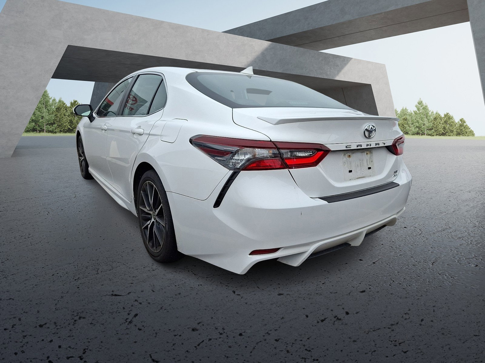 Certified 2022 Toyota Camry SE AWD/4WD image 3