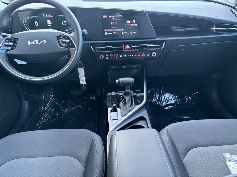 Used 2025 Kia Niro LX FWD image 12