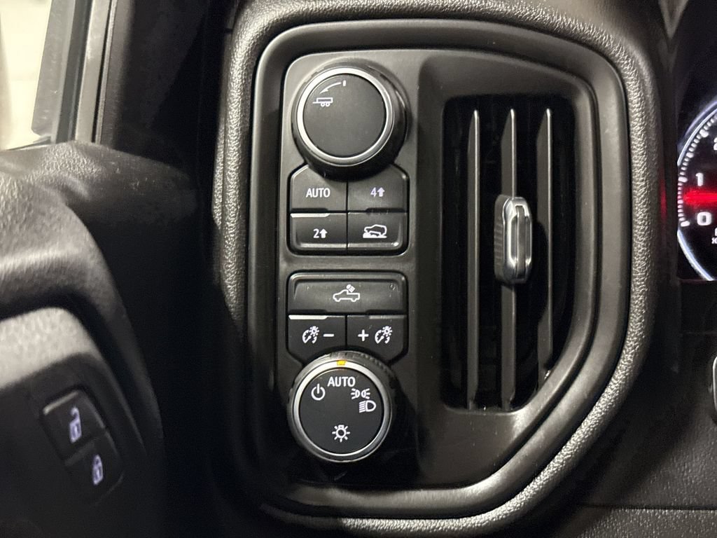 Used 2021 Chevrolet Silverado 1500 W/T w/ WT Value Package AWD/4WD image 18