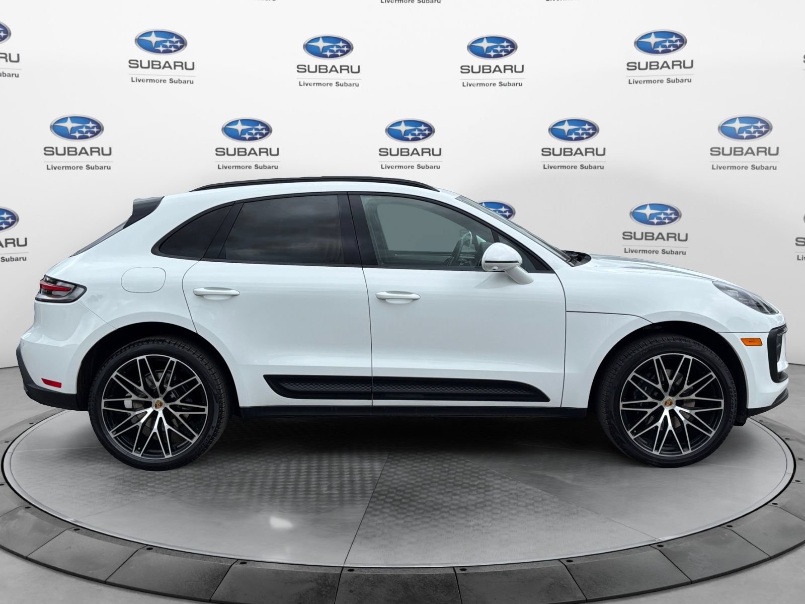 Used 2026 Porsche Macan AWD/4WD image 6