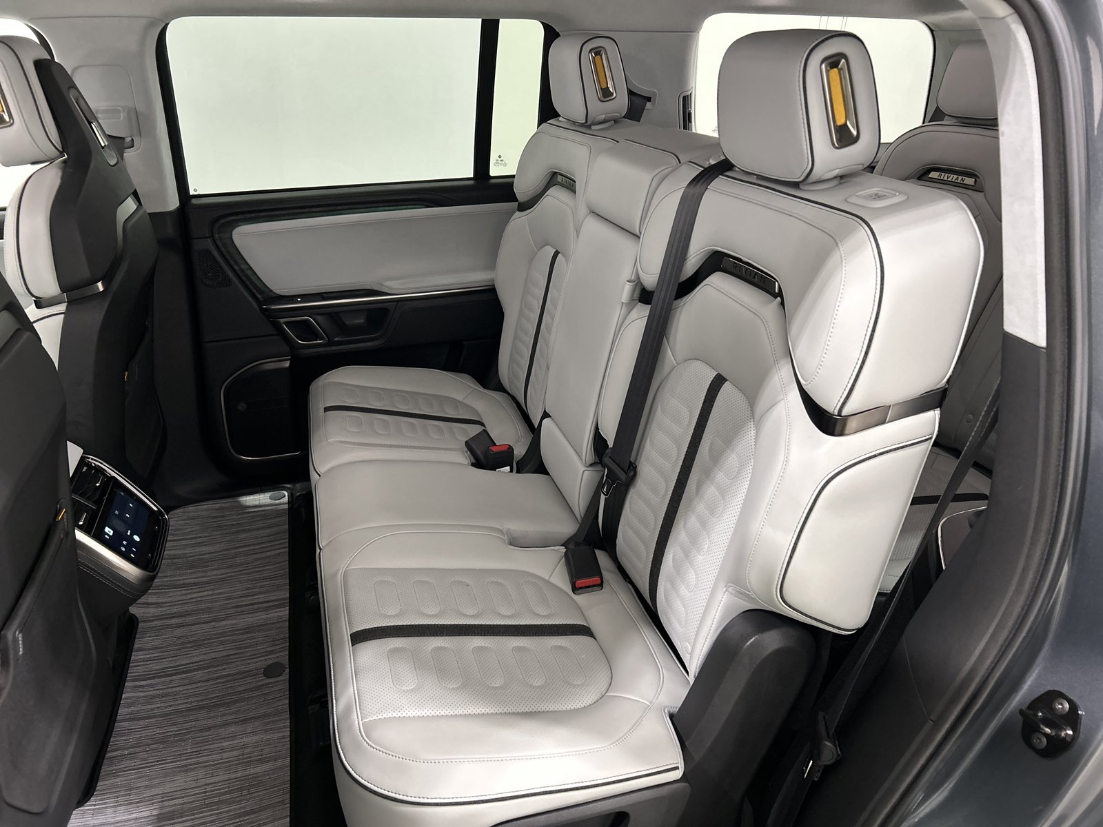Used 2024 Rivian R1S Adventure AWD/4WD image 21