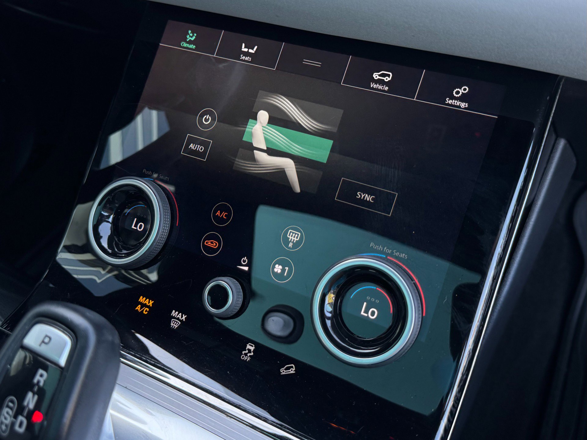 Used 2020 Land Rover Range Rover Evoque R-Dynamic SE image 37