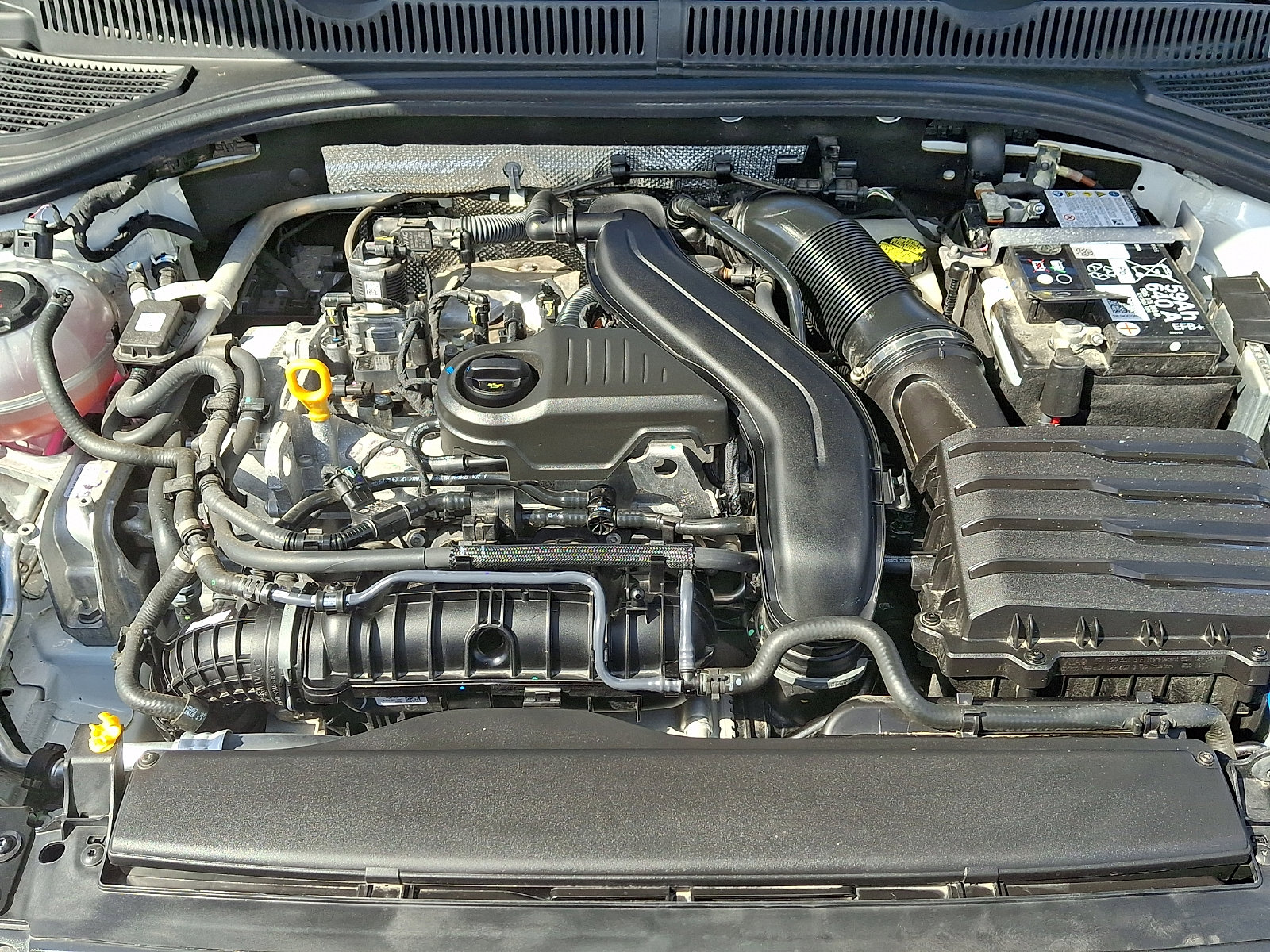 Used 2024 Volkswagen Jetta SE w/ Panoramic Sunroof Package image 29