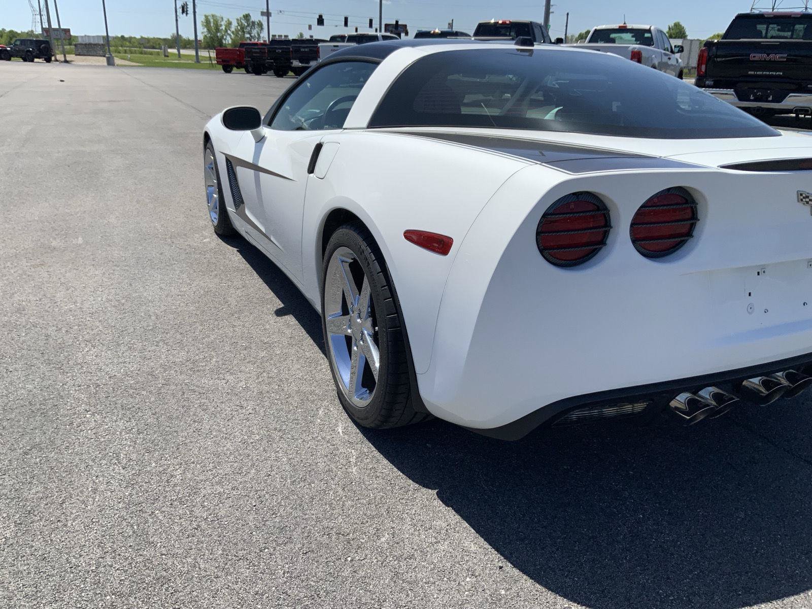 Used 2005 Chevrolet Corvette Coupe w/ Preferred Equipment Group RWD image 15