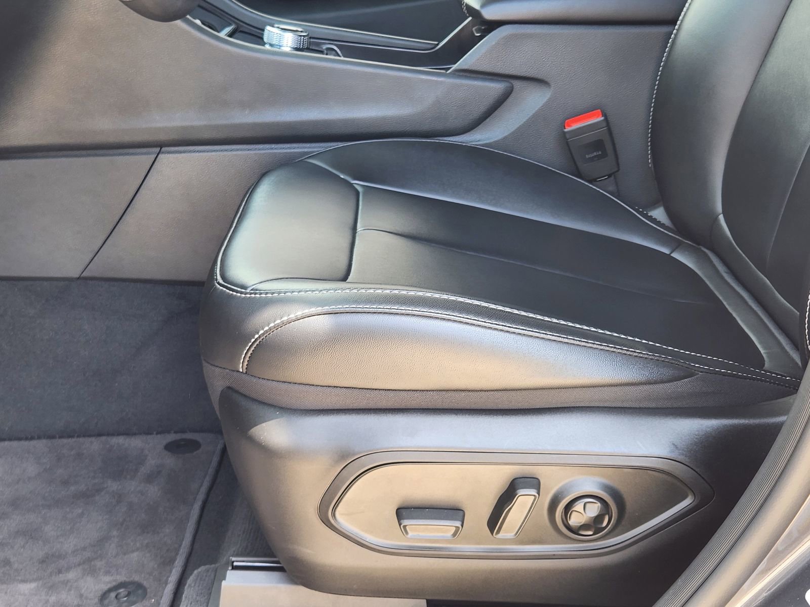 Used 2025 Jeep Grand Cherokee Limited RWD image 25