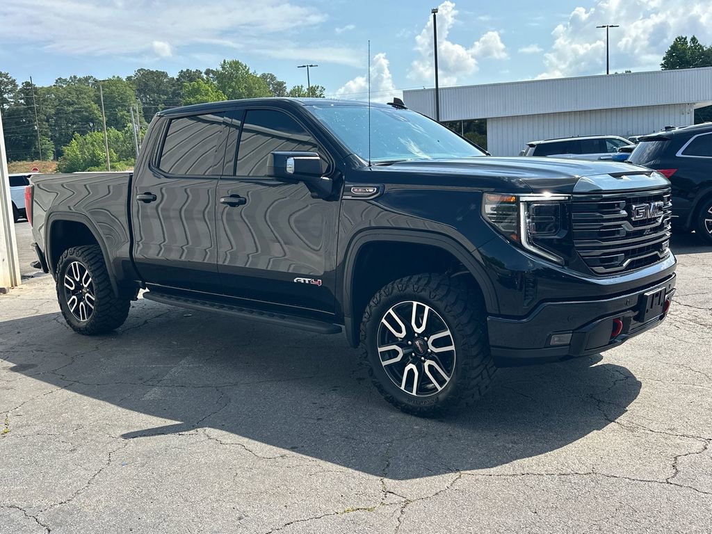 Used 2024 GMC Sierra 1500 AT4 w/ AT4 Premium Package AWD/4WD image 4