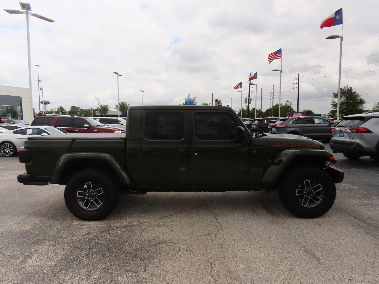 Used 2024 Jeep Gladiator Mojave image 10