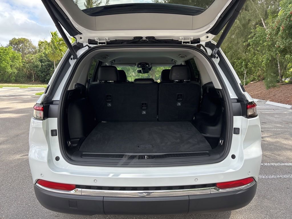 Used 2023 Jeep Grand Cherokee Limited RWD image 29