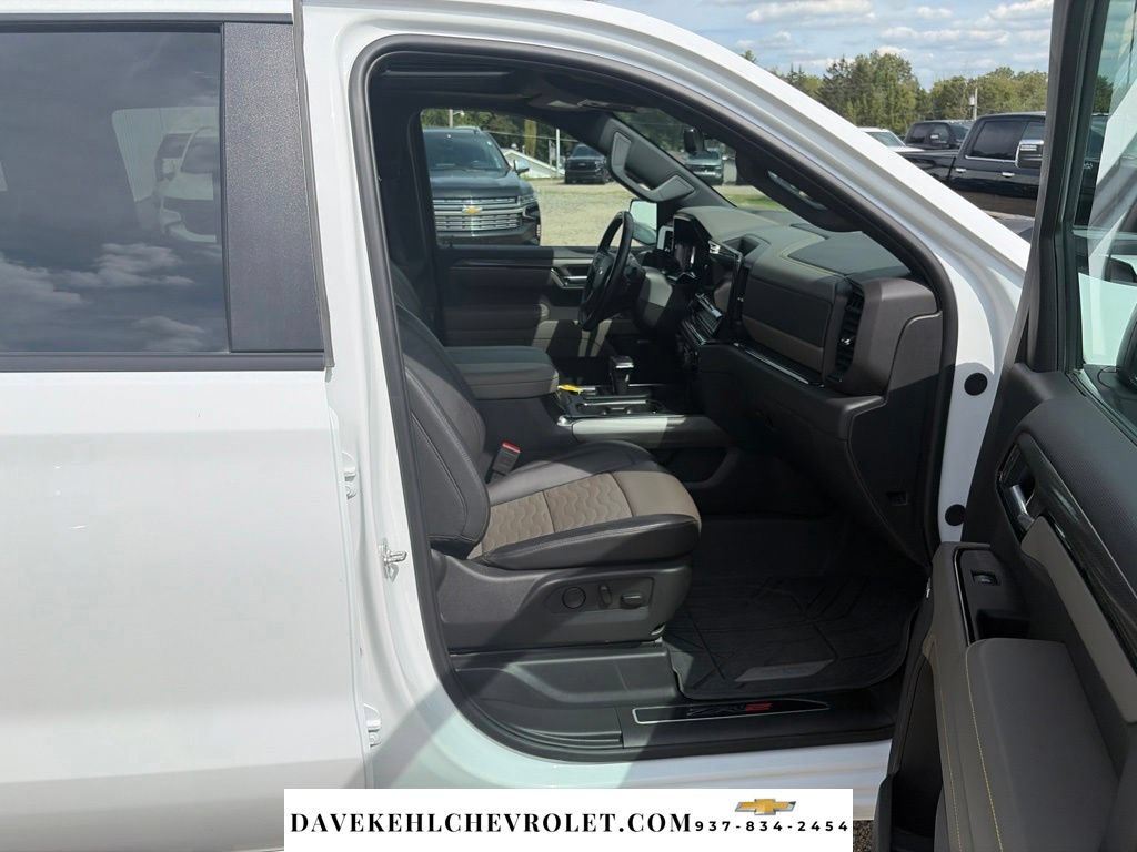 Used 2025 Chevrolet Silverado 1500 ZR2 w/ Technology Package AWD/4WD image 29