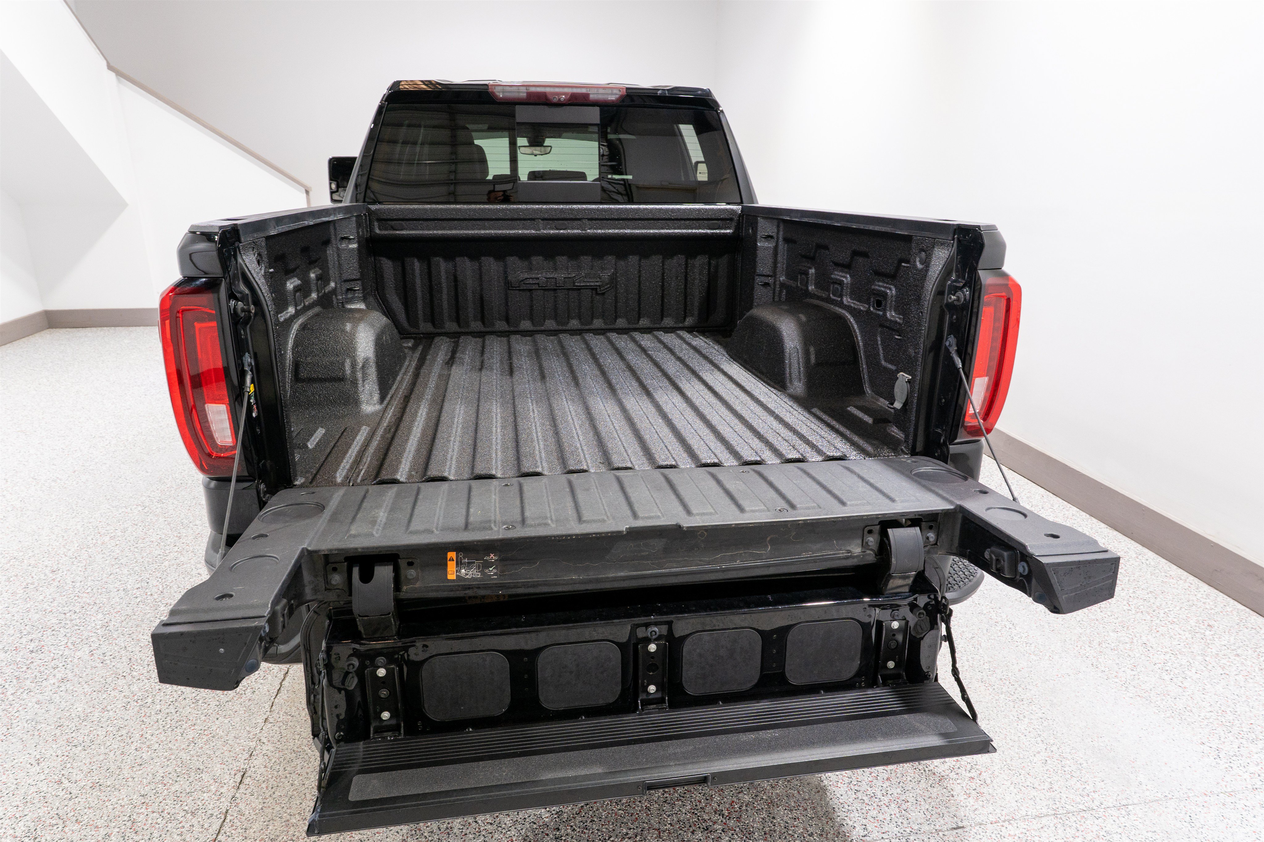 Used 2021 GMC Sierra 1500 AT4 w/ AT4 Value Package AWD/4WD image 11