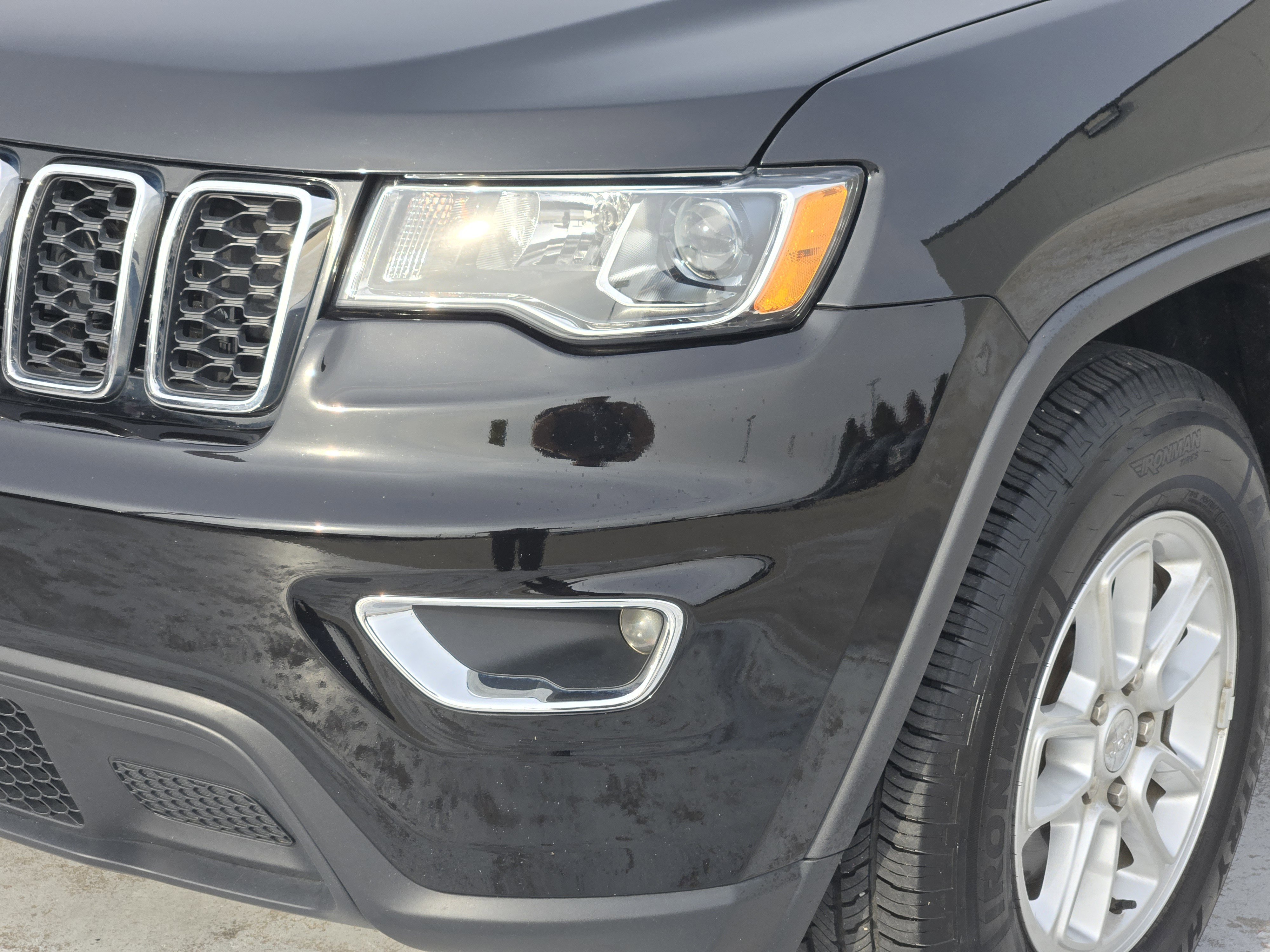 Used 2020 Jeep Grand Cherokee Laredo image 11