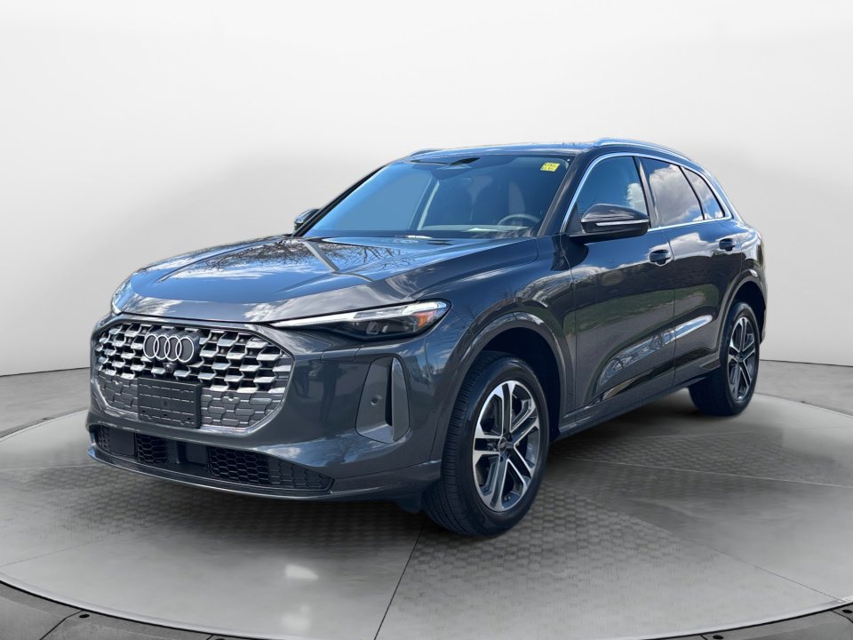 Certified 2025 Audi Q5 Premium Plus w/ Premium Plus image 3