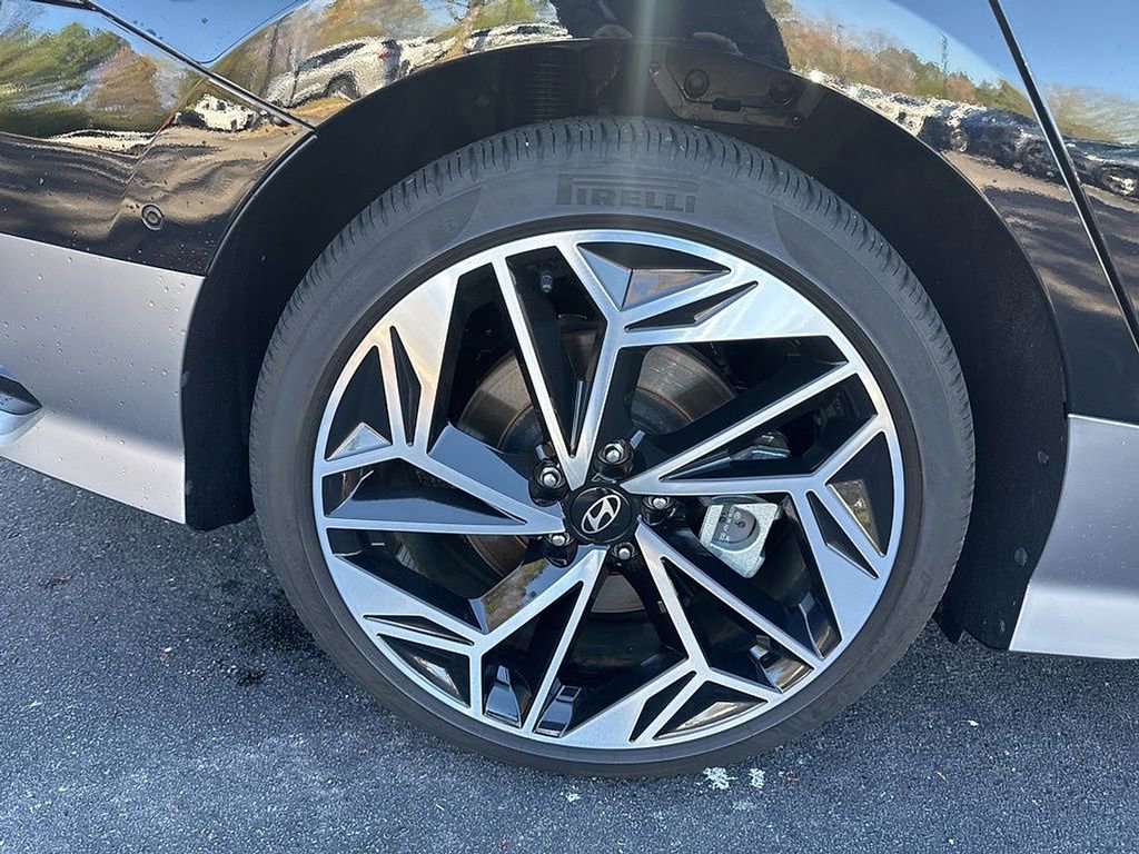 Used 2025 Hyundai Ioniq 6 Limited image 22