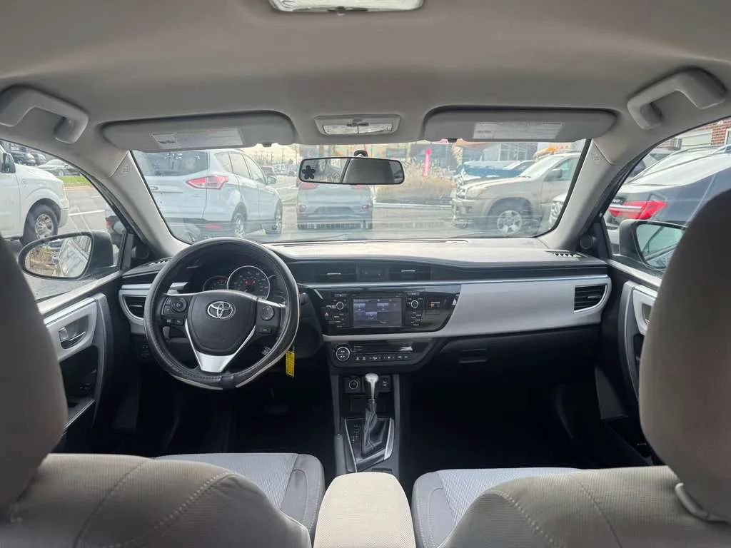 Used 2016 Toyota Corolla LE FWD image 24