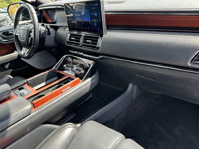Used 2022 Lincoln Navigator Reserve image 10