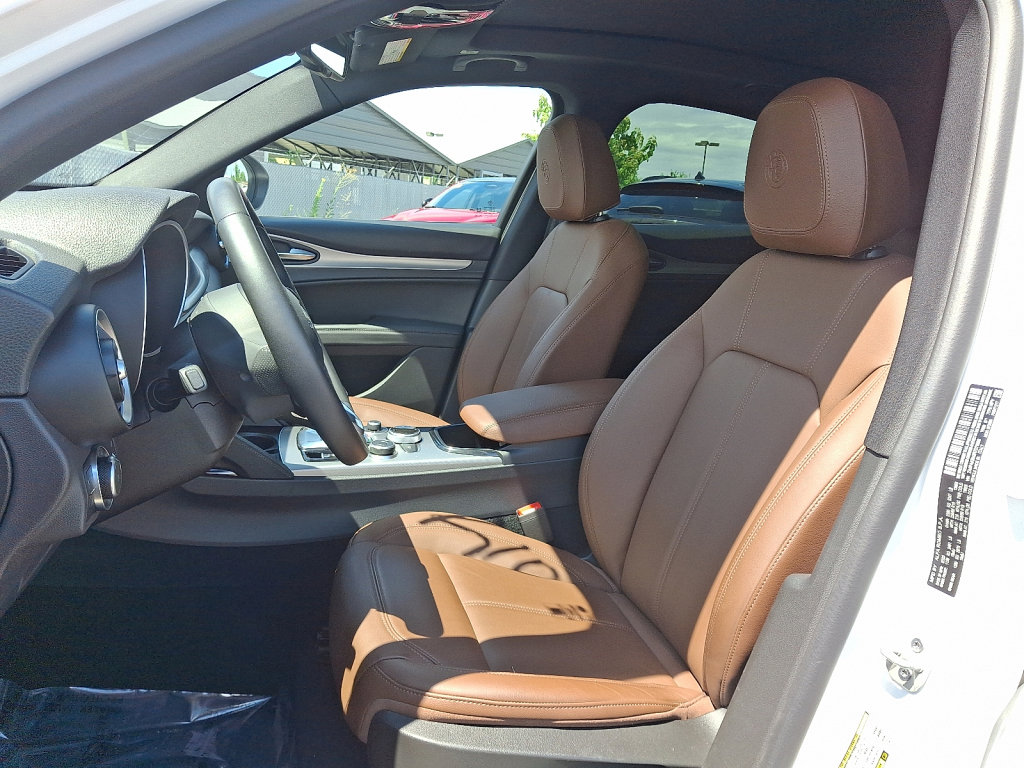 Used 2024 Alfa Romeo Stelvio Ti image 24