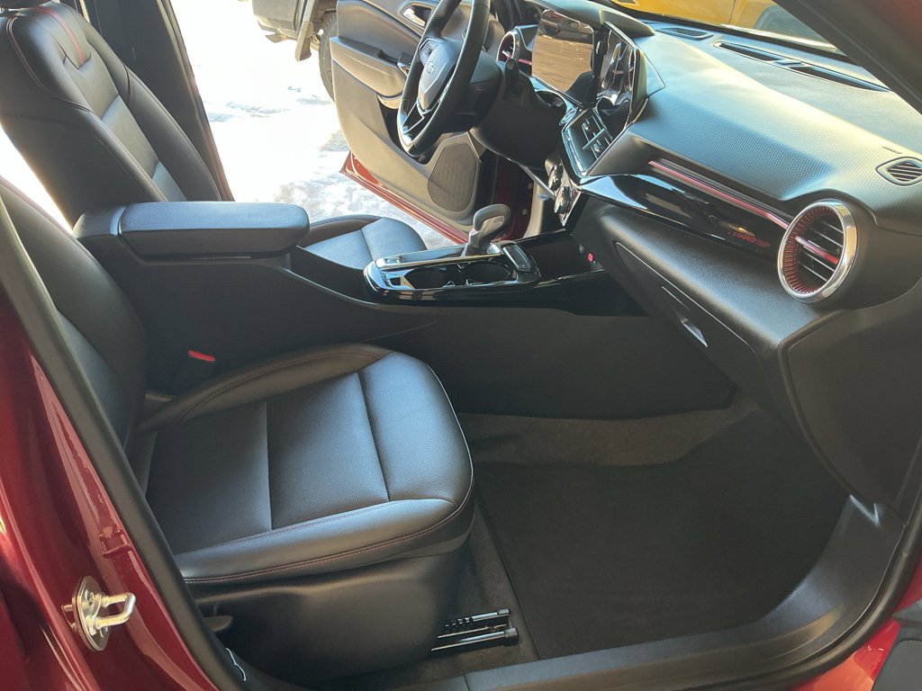 Used 2025 Chevrolet Trax RS w/ Driver Confidence Package image 14