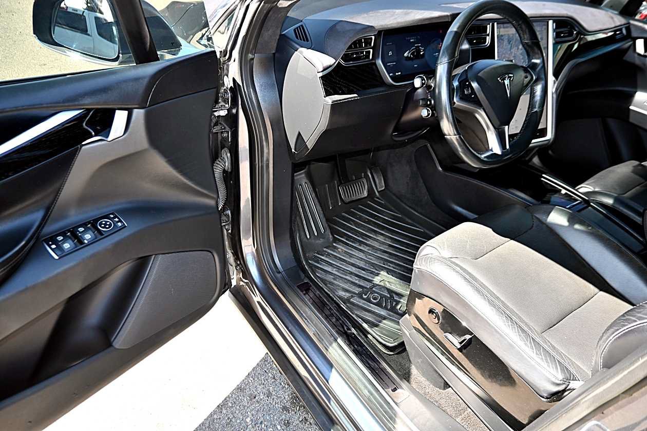 Used 2016 Tesla Model X 90D AWD/4WD image 22