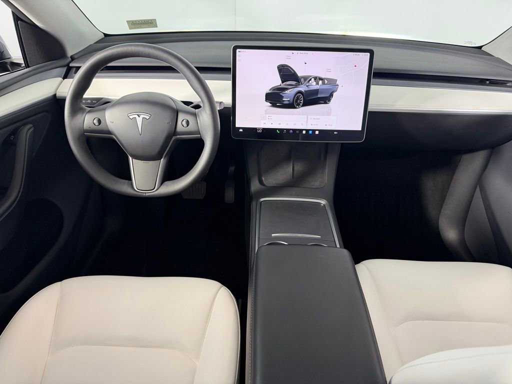 Used 2024 Tesla Model Y Long Range image 11