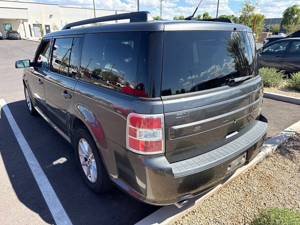 Used 2018 Ford Flex SE FWD image 3