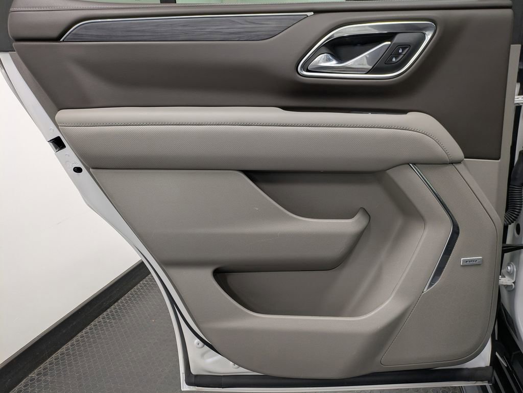 Used 2023 GMC Yukon SLT w/ SLT Premium Package image 21