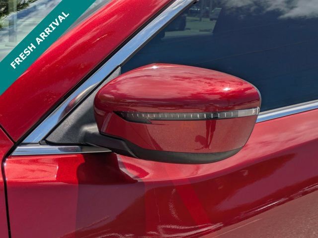 Used 2019 Nissan Rogue SV AWD/4WD image 12