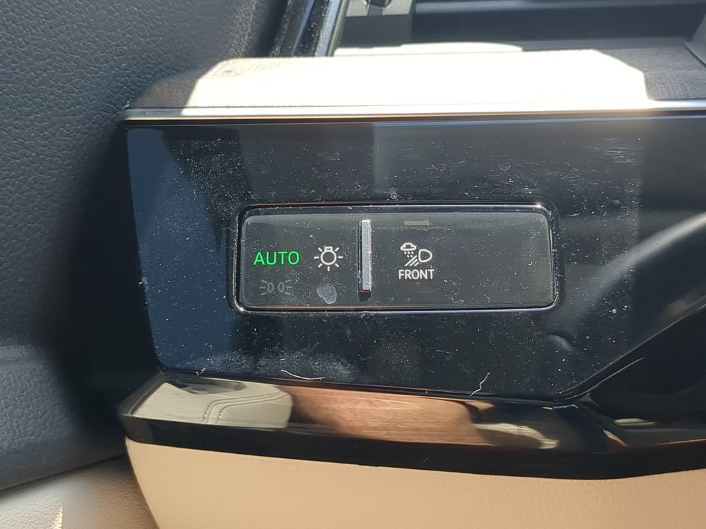 Used 2024 Audi Q8 e-tron Premium Plus w/ Premium Plus Package AWD/4WD image 27