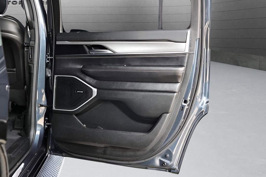 Used 2023 Jeep Wagoneer Series II image 73