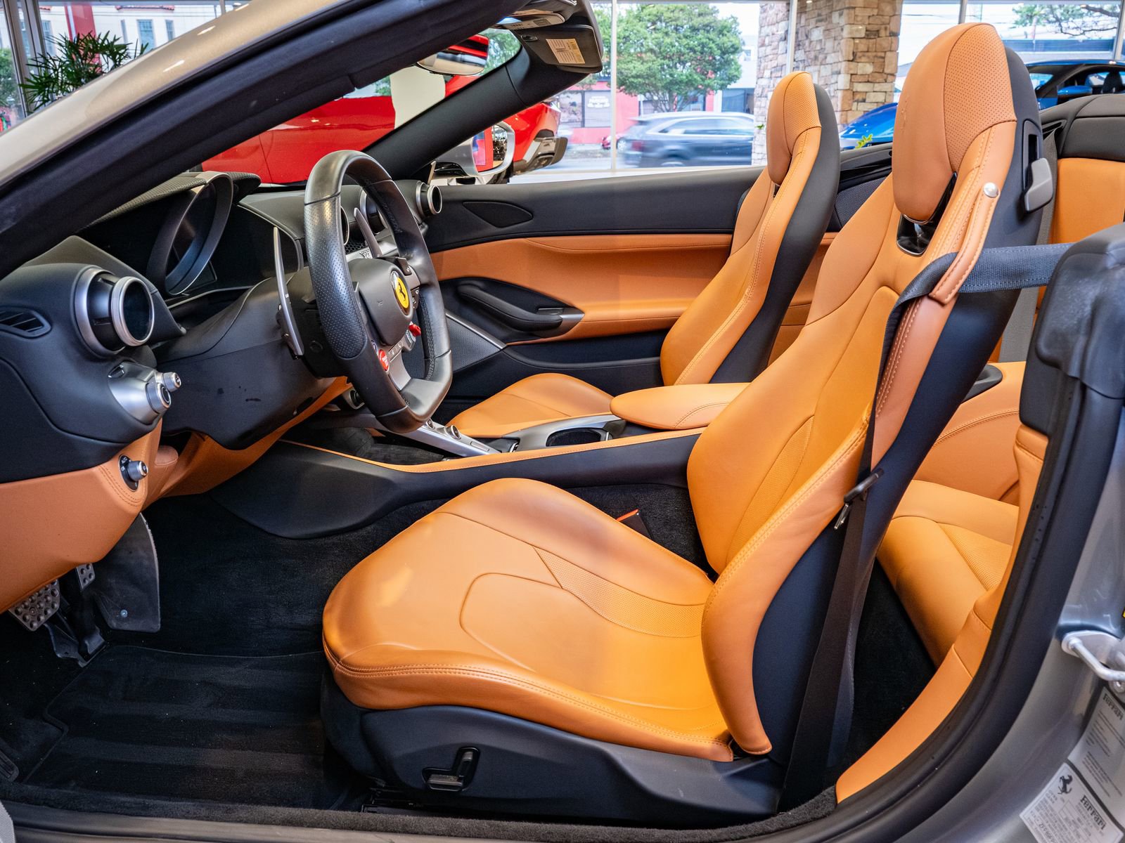 Used 2019 Ferrari Portofino RWD image 10