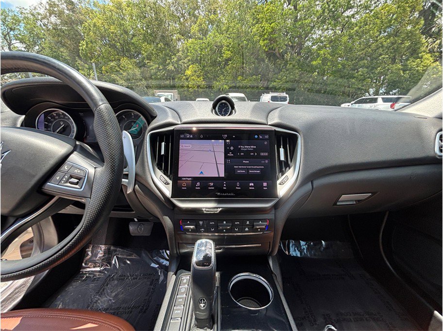 Used 2022 Maserati Ghibli Modena RWD image 11