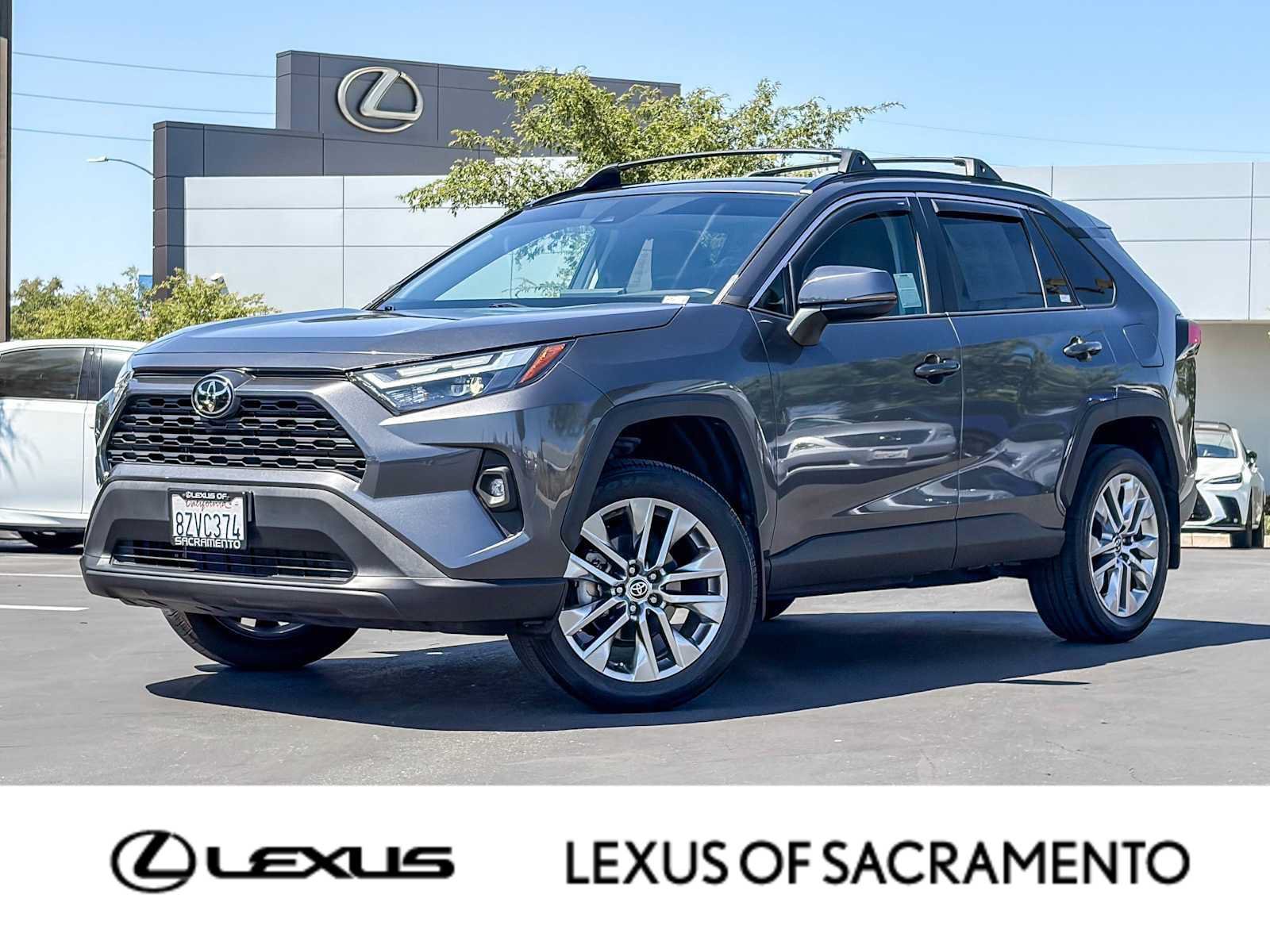 Used 2022 Toyota RAV4 XLE Premium w/ Carpet Mat Package (TMS) FWD image 1