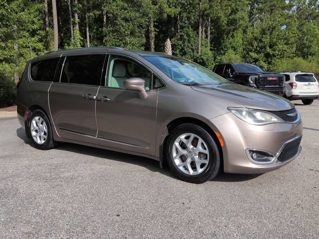 Used 2017 Chrysler Pacifica Touring-L Plus w/ Tire & Wheel Group FWD video 2