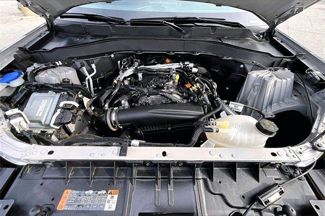 Used 2025 Ford Explorer Active w/ Active Comfort Package image 31