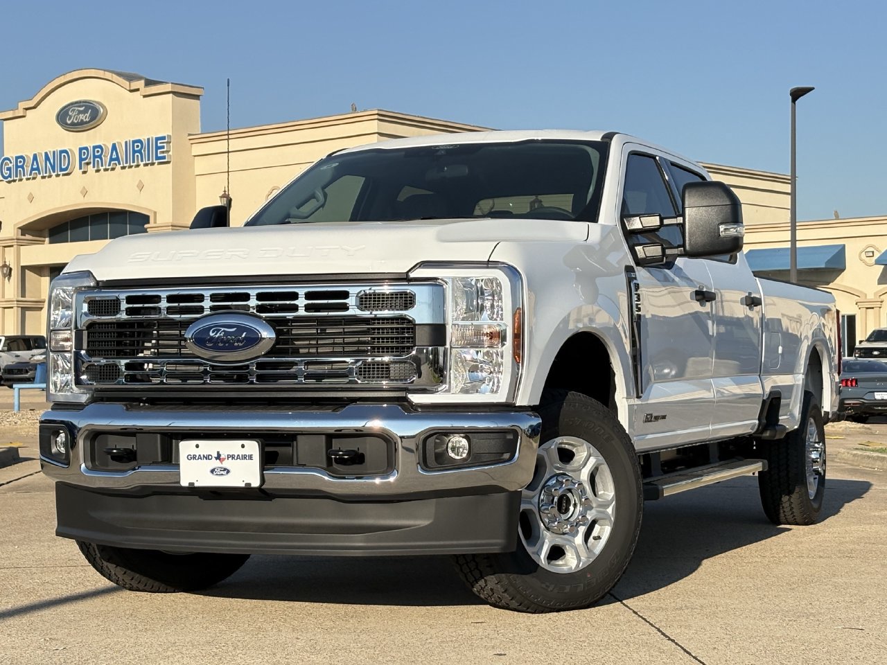 New 2026 Ford F350 XLT w/ FX4 Off-Road Package AWD/4WD image 2