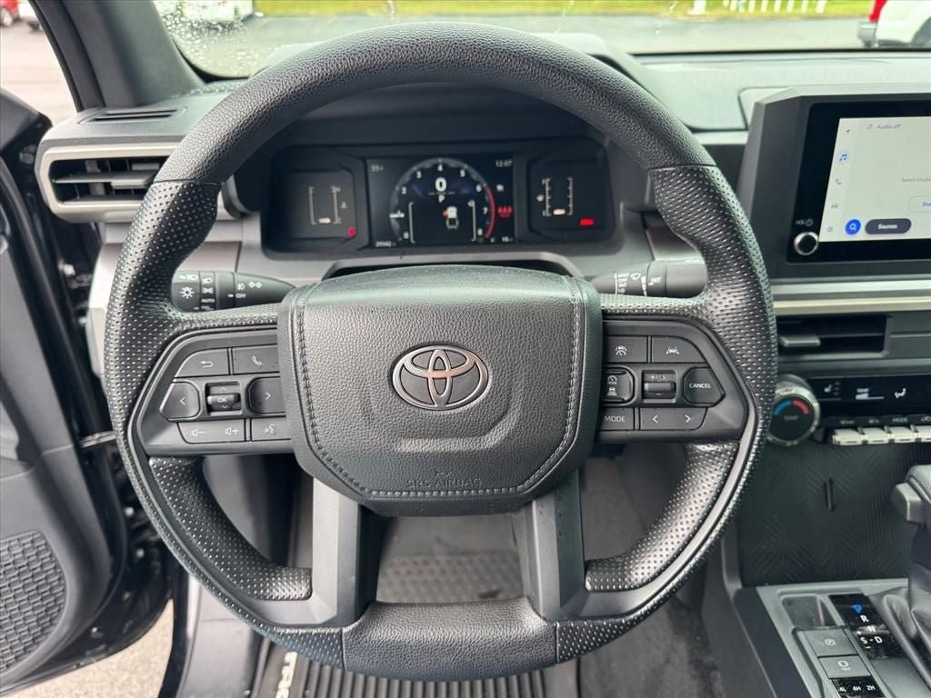 Used 2025 Toyota Tacoma SR5 AWD/4WD image 22