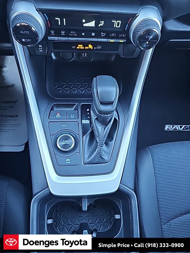 Used 2025 Toyota RAV4 LE image 25