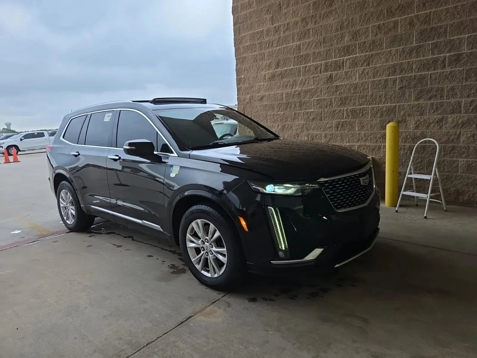 Used 2021 Cadillac XT6 Luxury w/ LPO, Floor Liner Package AWD/4WD image 5