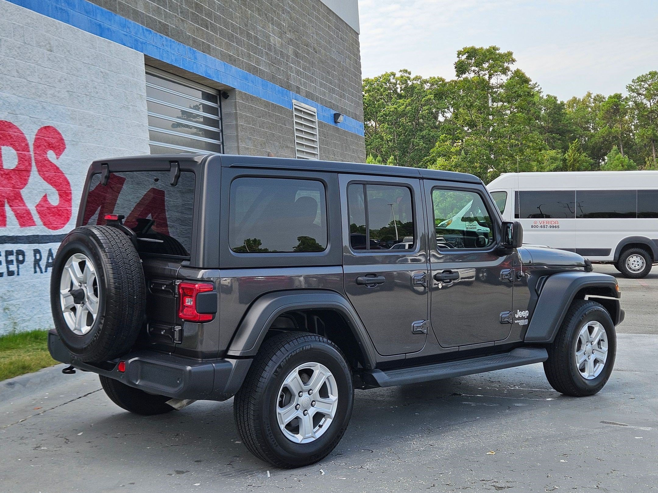 Used 2020 Jeep Wrangler Unlimited Sport S AWD/4WD image 7