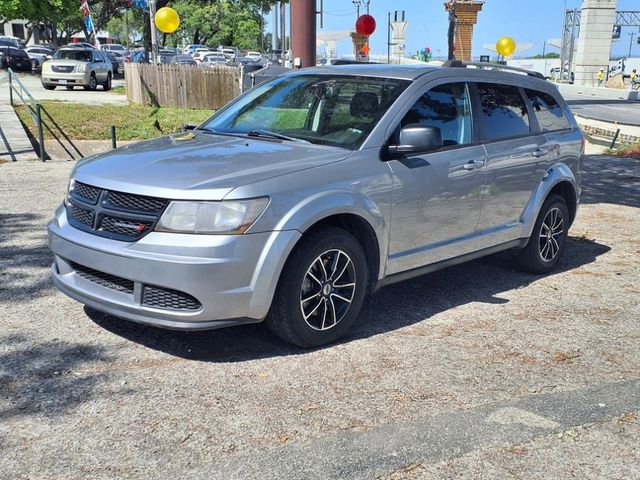 Used 2018 Dodge Journey SE w/ Connectivity Group FWD image 3