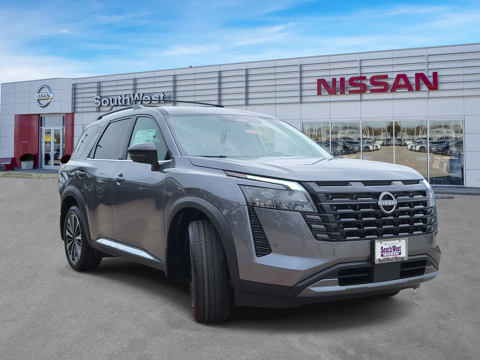 New 2026 Nissan Pathfinder Platinum FWD image 4